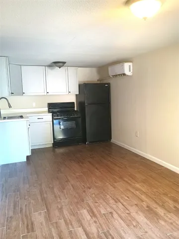 $750 | 605 East Hunnicutt Street, Unit A, Baytown, TX 77520