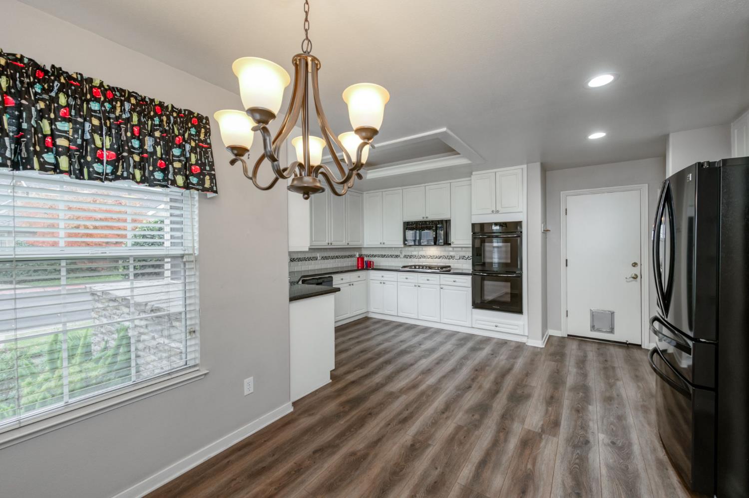 3014 West Brompton Lane Fresno, CA 93711 - Photo 18 of 71 Kitchen also has a massive pantry.