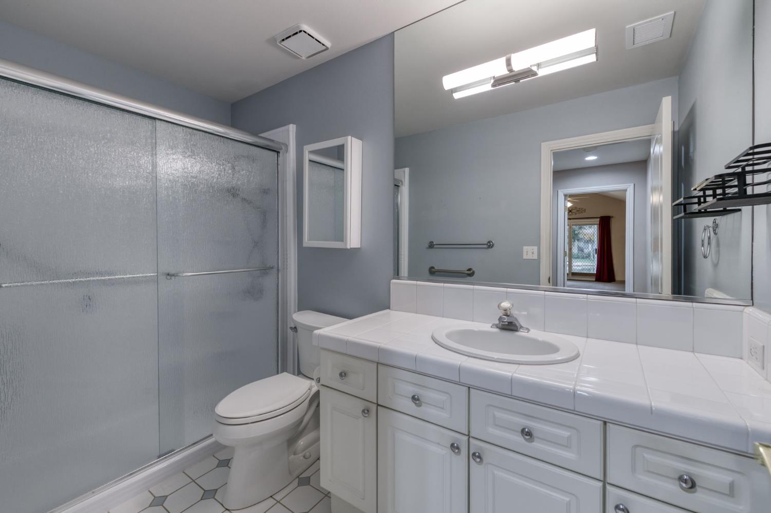 3014 West Brompton Lane Fresno, CA 93711 - Photo 33 of 71 Guest bath downstairs. New shower.