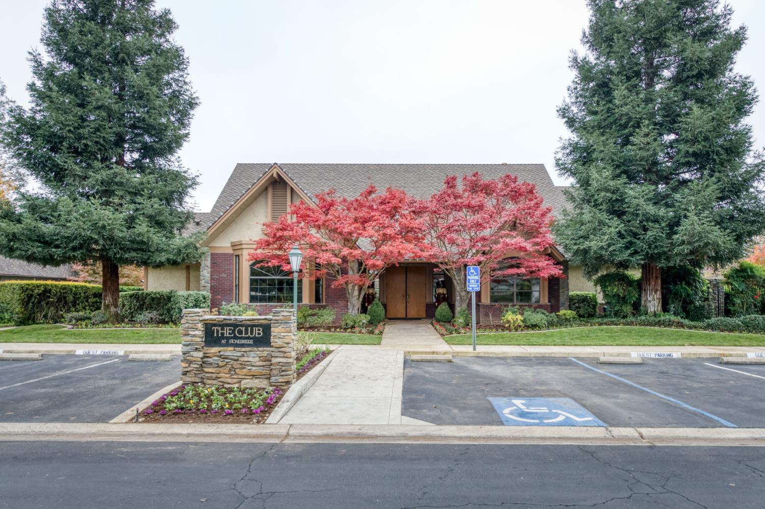 3014 West Brompton Lane Fresno, CA 93711 - Photo 68 of 71 Club house