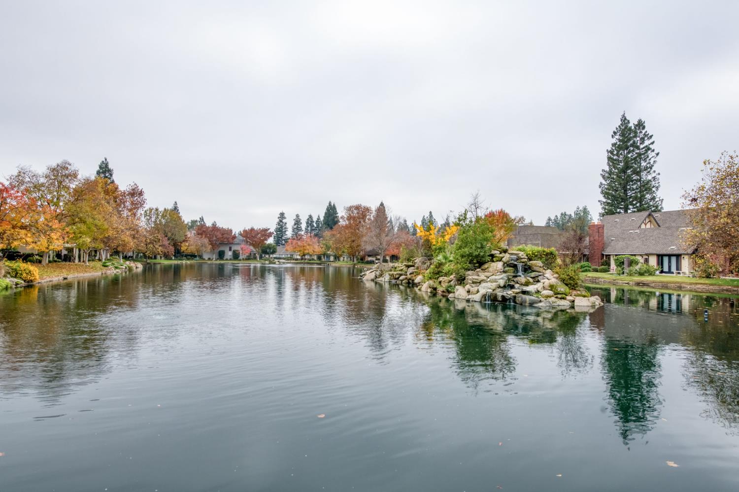 3014 West Brompton Lane Fresno, CA 93711 - Photo 71 of 71 Main lake.