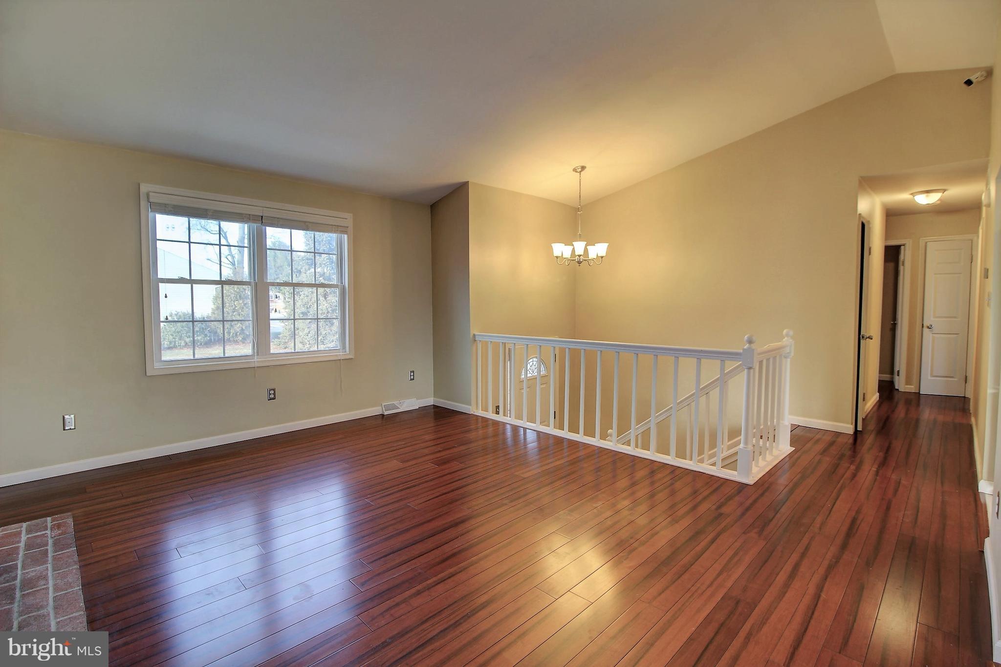 3903 Bayville Road Baltimore, MD 21220 - Photo 5 of 30 Living Room