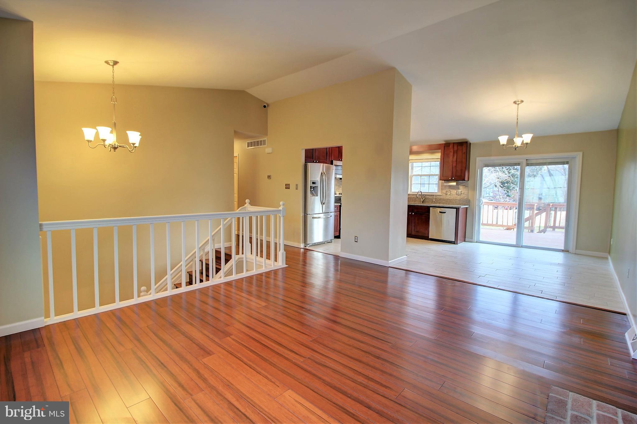 3903 Bayville Road Baltimore, MD 21220 - Photo 6 of 30 Living Room
