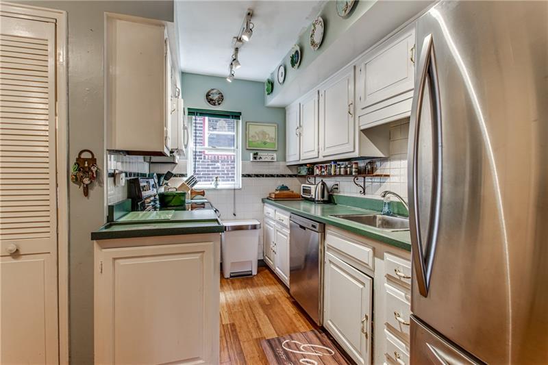 6506 Landview Road Pittsburgh, PA 15217 - Photo 12 of 25 Gallery Image 12