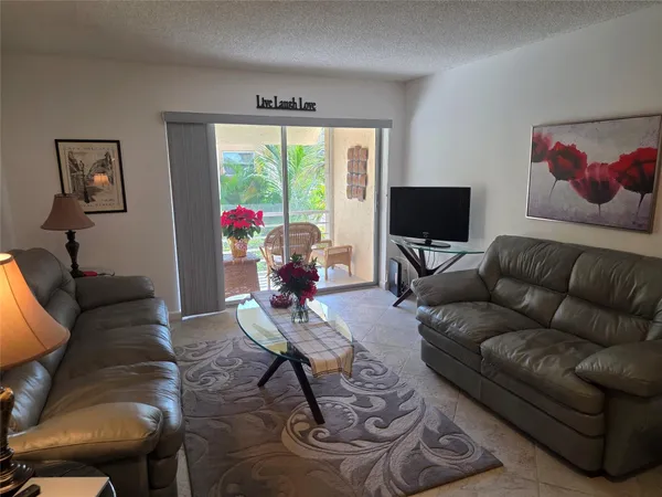 $2,200 | 959 Southeast 2nd Avenue, Unit 239, Deerfield Beach, FL 33441