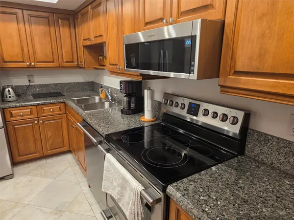 $2,200 | 959 Southeast 2nd Avenue, Unit 239, Deerfield Beach, FL 33441
