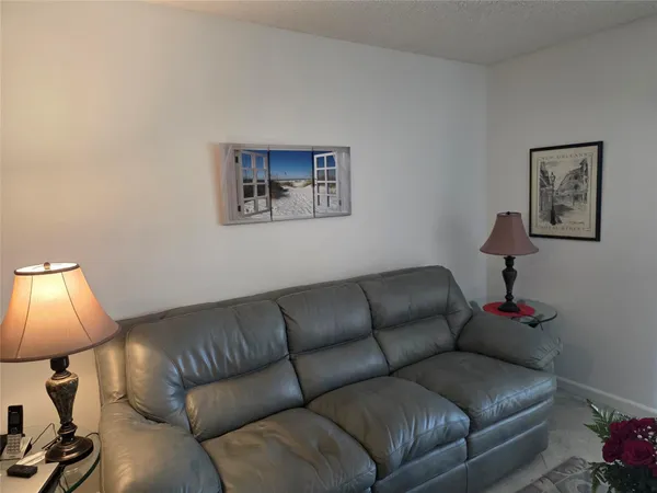 $2,200 | 959 Southeast 2nd Avenue, Unit 239, Deerfield Beach, FL 33441