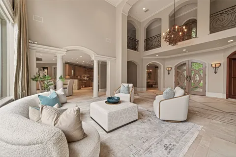 $4,200,000 | 835 Echo Lane, Hedwig Village, TX 77024