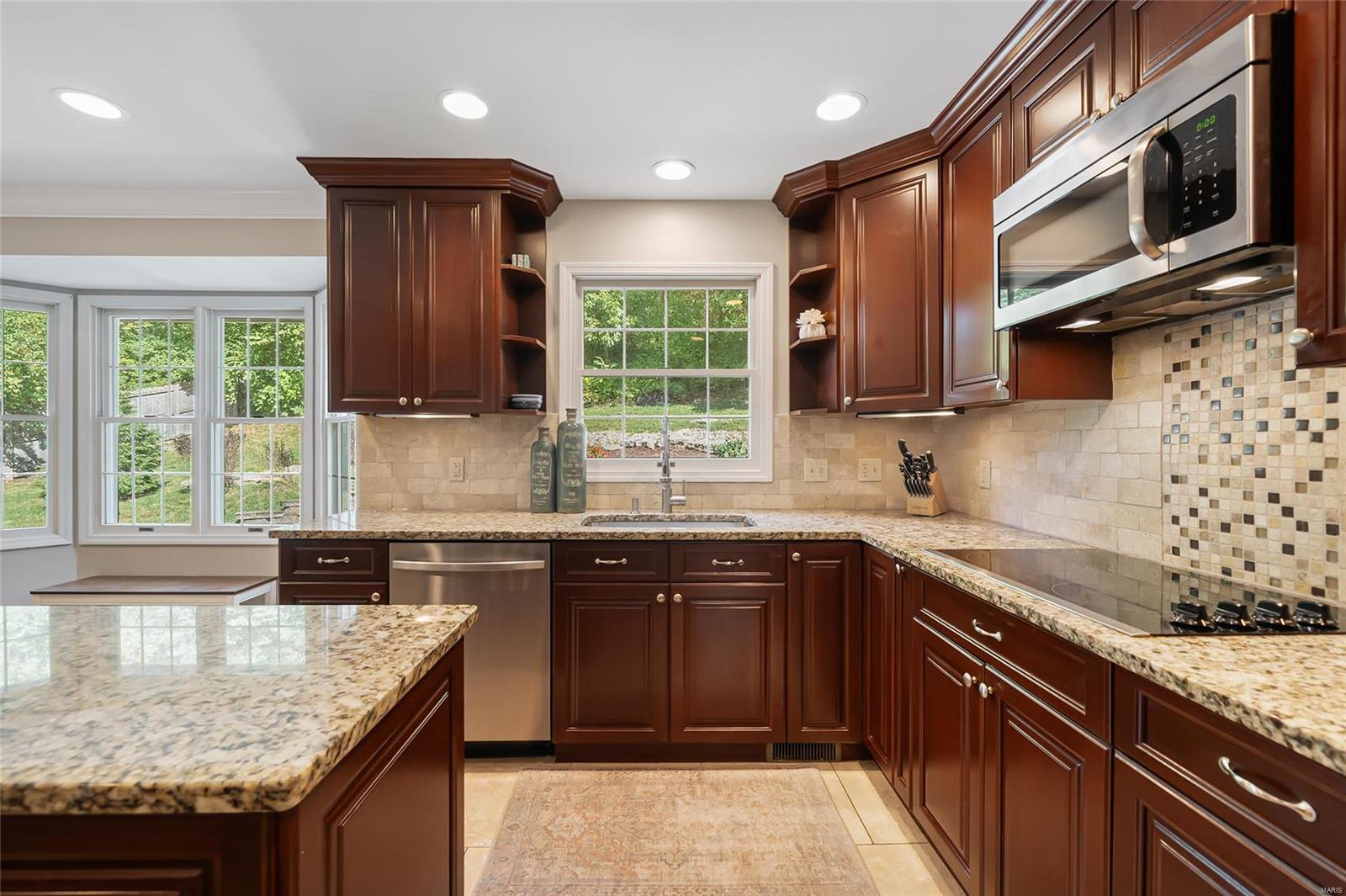 14852 Greenleaf Valley Drive Chesterfield, MO 63017 - Photo 17 of 78