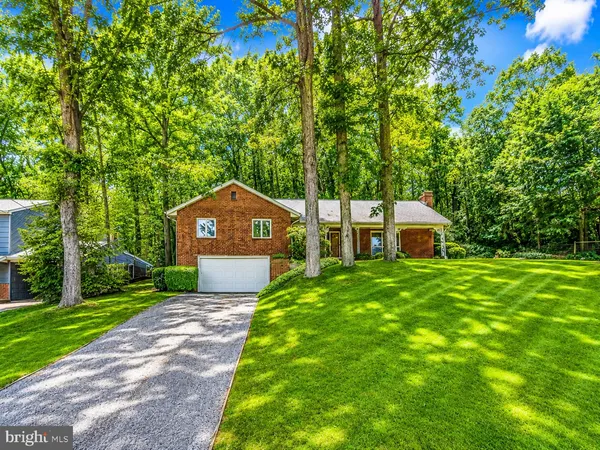 $475,000 | 27 Woodside Drive, York, PA 17402