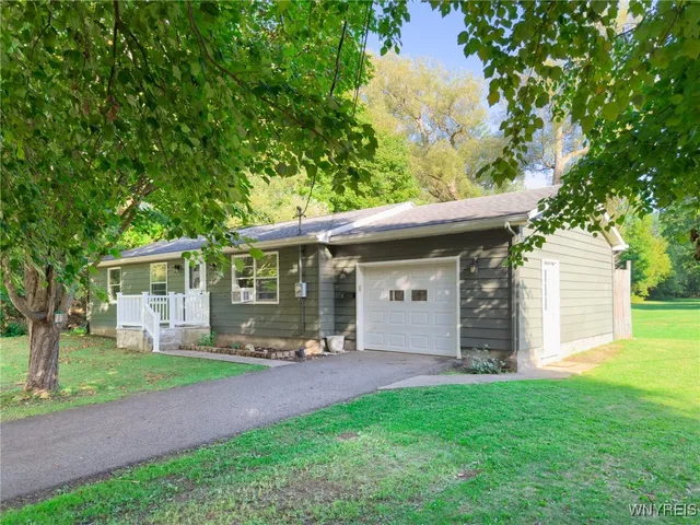 $215,000 | 6 Clearview Drive, Arcade, NY 14009