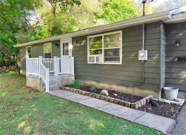$215,000 | 6 Clearview Drive, Arcade, NY 14009