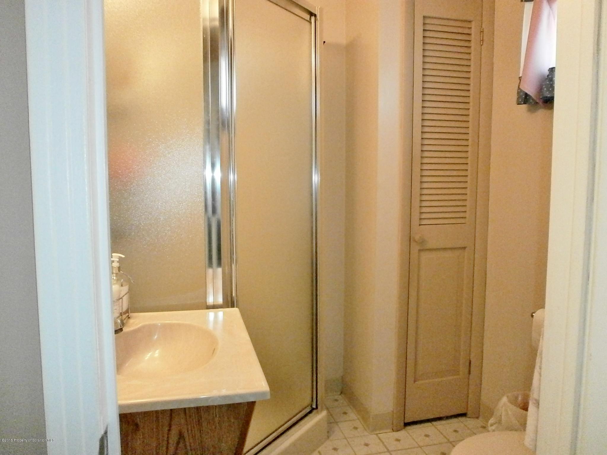 947 Ridge Avenue Scranton, PA 18510 - Photo 9 of 30 Gallery Image 9