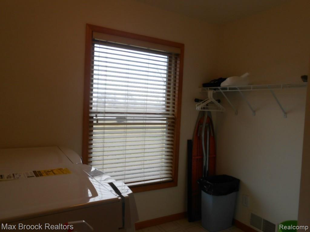 1872 East Hamlin Road Rochester Hills, MI 48307 - Photo 13 of 45