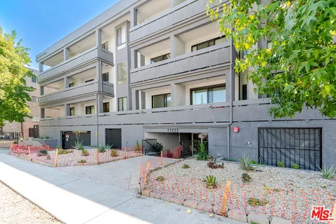 $809,000 | 11322 Camarillo Street, Unit 201, Toluca Lake, CA 91602