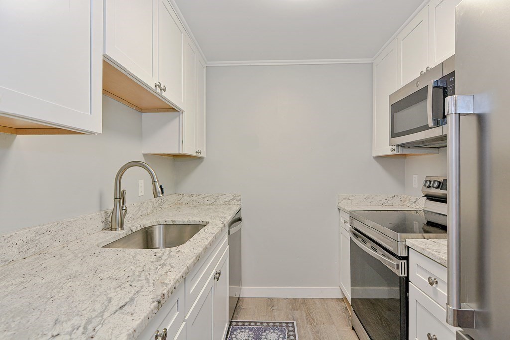 604 Franklin Crossing Road, Unit 604 Franklin, MA 02038 - Photo 4 of 30 Gallery Image 4