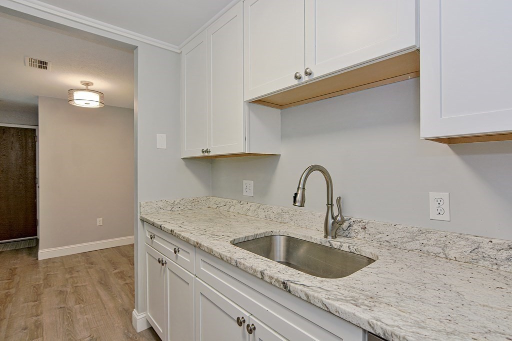 604 Franklin Crossing Road, Unit 604 Franklin, MA 02038 - Photo 5 of 30 Gallery Image 5