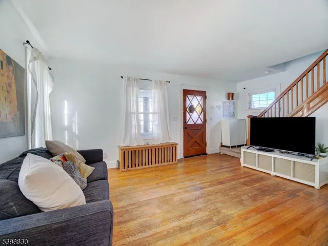 $519,000 | 723 Kingston Avenue, Kenilworth, NJ 07033