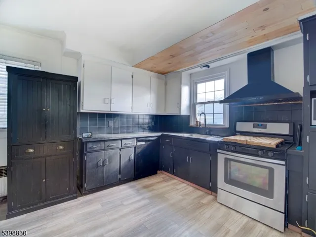 $519,000 | 723 Kingston Avenue, Kenilworth, NJ 07033