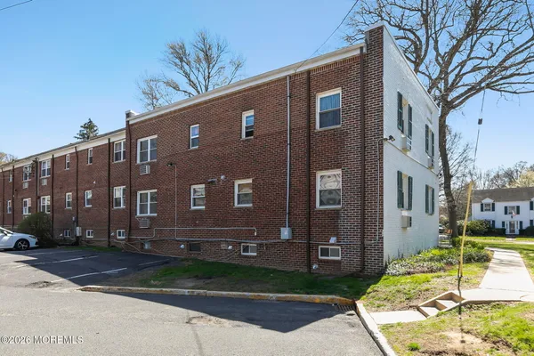 $3,150 | 119 Manor Drive, Red Bank, NJ 07701