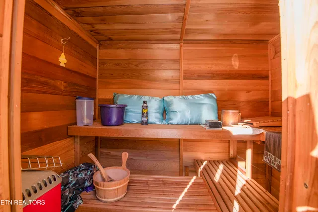 $524,000 | 134 Andy Baird Drive, La Follette, TN 37766