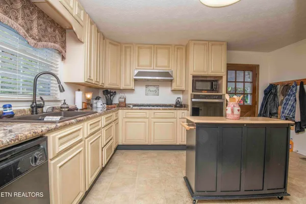 $490,000 | 134 Andy Baird Drive, La Follette, TN 37766