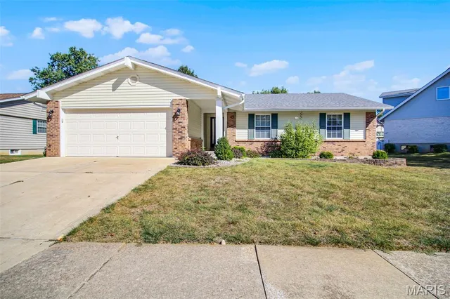 $325,000 | 6834 Black Water Drive, St. Louis, MO 63129