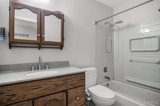 $325,000 | 6834 Black Water Drive, St. Louis, MO 63129