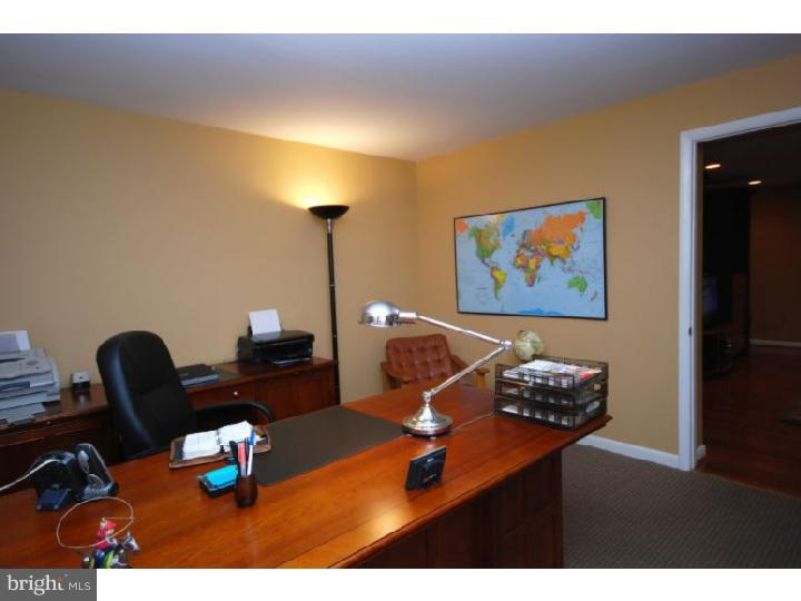 2003 Berkley Road Norristown, PA 19403 - Photo 13 of 18 Office / Study
