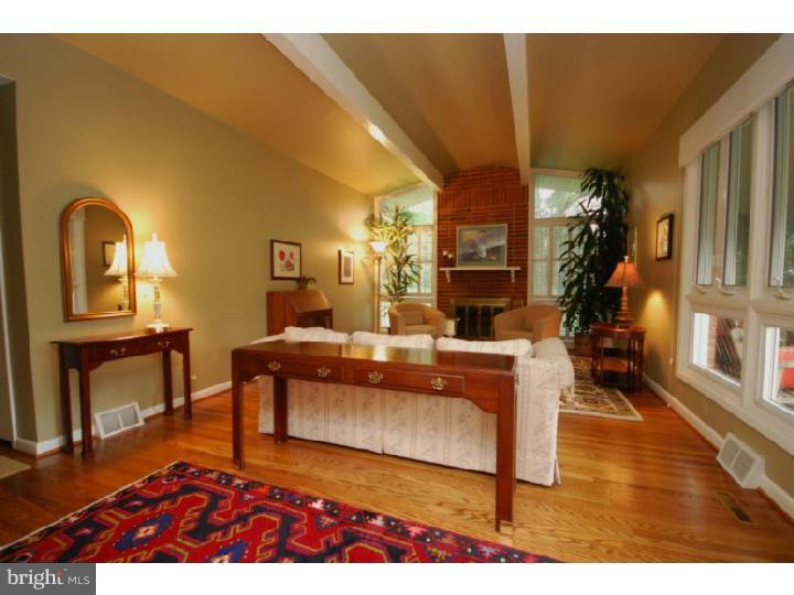 2003 Berkley Road Norristown, PA 19403 - Photo 3 of 18 Living Room