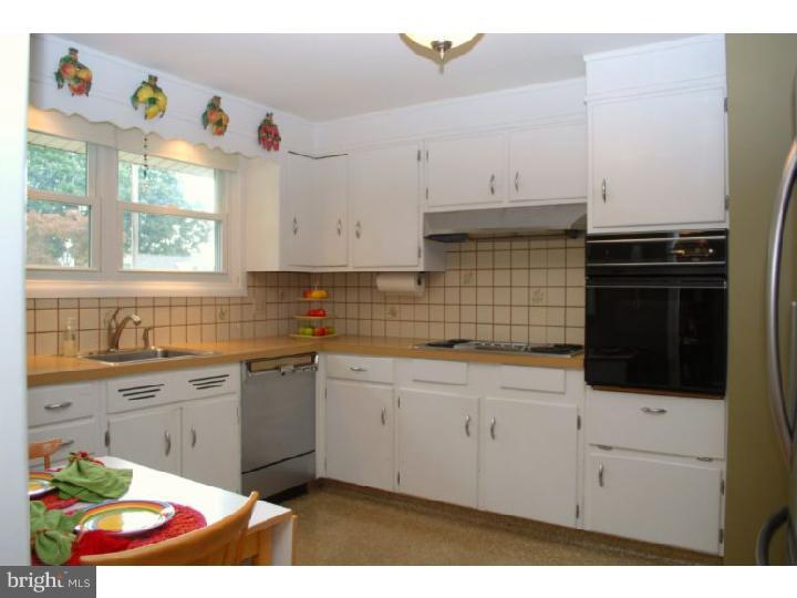 2003 Berkley Road Norristown, PA 19403 - Photo 7 of 18 Kitchen