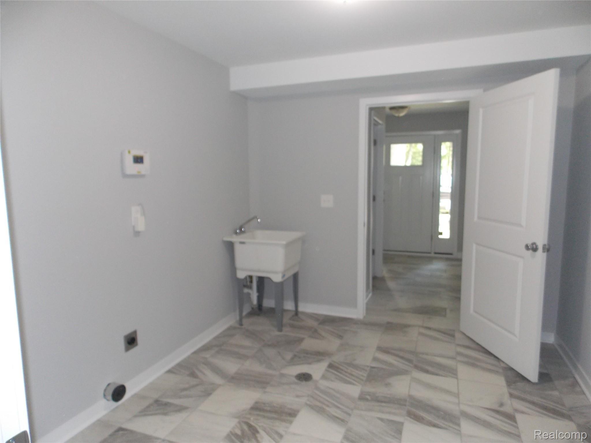 21905 Stahelin Road Southfield, MI 48075 - Photo 12 of 33 DSCN3719.JPG