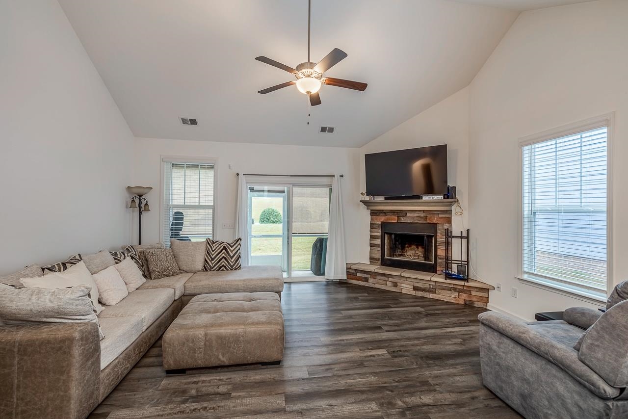 124 Cherrybark Lane Taylors, SC 29687 - Photo 6 of 33