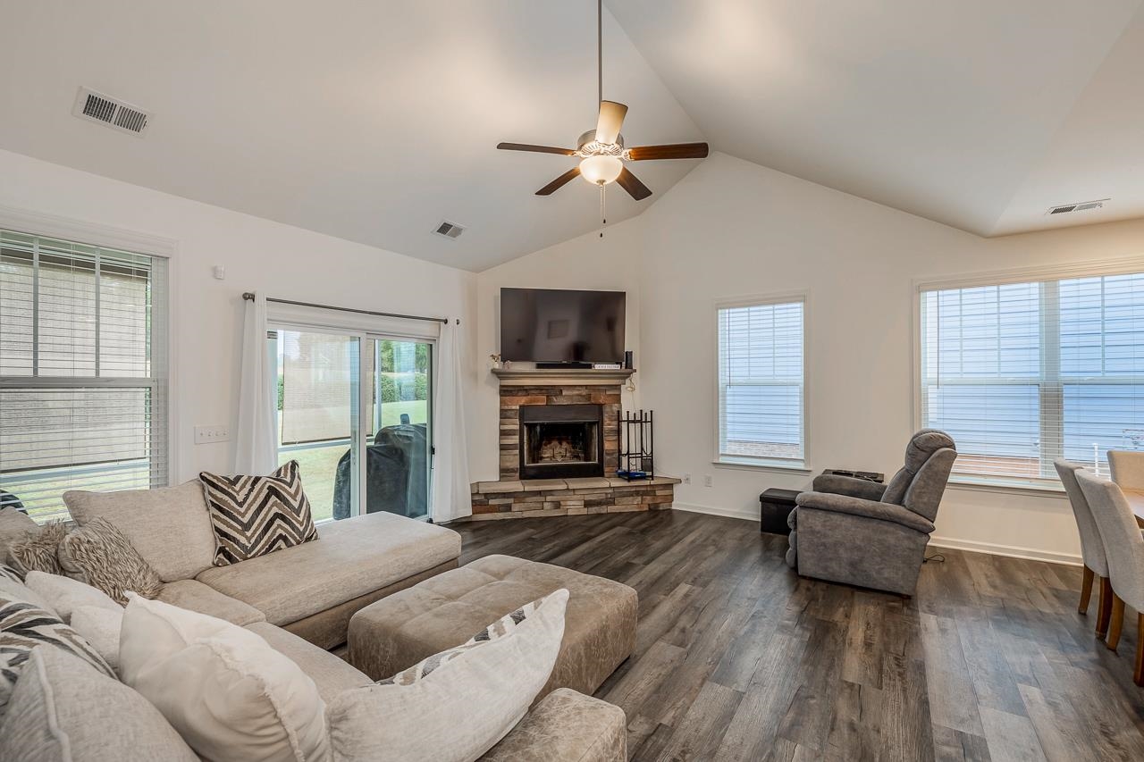 124 Cherrybark Lane Taylors, SC 29687 - Photo 7 of 33