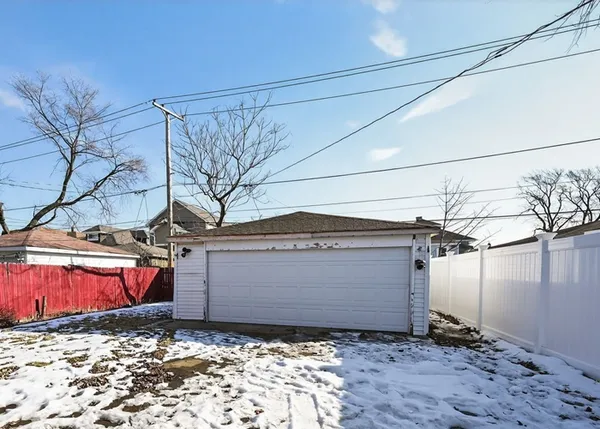 $172,250 | 833 South 21st Avenue, Maywood, IL 60153