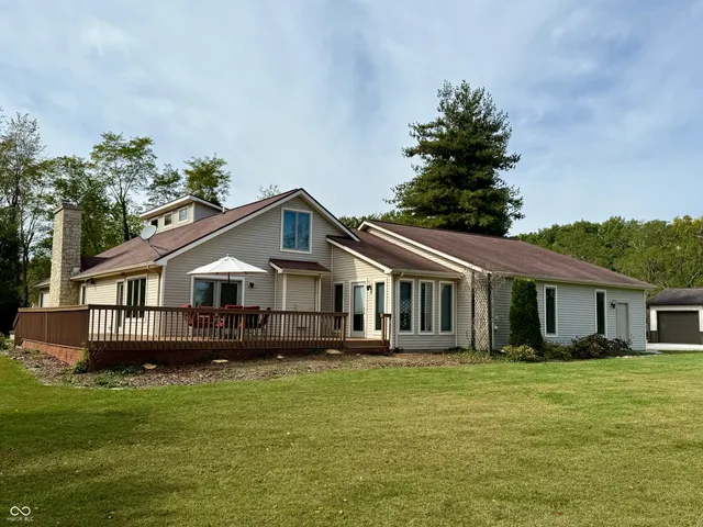 $899,900 | 25162 County Road 900 South, Batesville, IN 47006