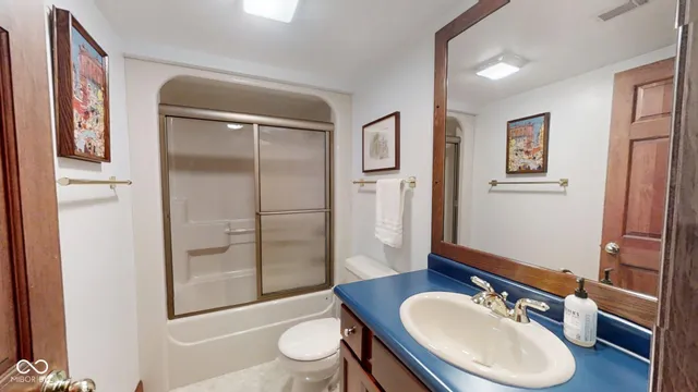 $899,900 | 25162 County Road 900 South, Batesville, IN 47006