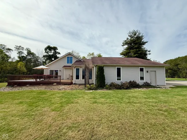$899,900 | 25162 County Road 900 South, Batesville, IN 47006