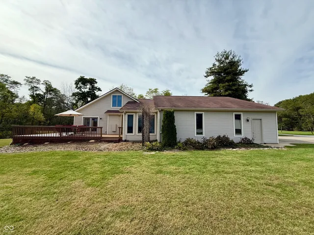 $899,900 | 25162 County Road 900 South, Batesville, IN 47006