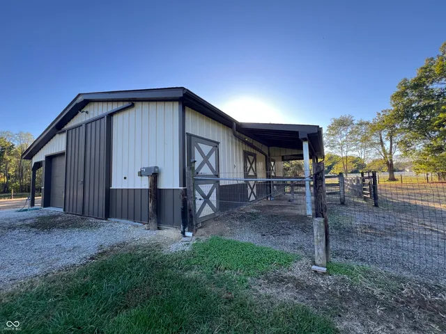 $899,900 | 25162 County Road 900 South, Batesville, IN 47006