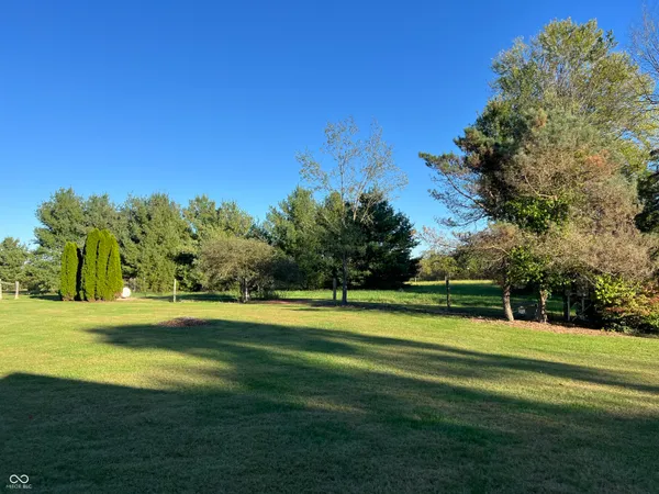 $899,900 | 25162 County Road 900 South, Batesville, IN 47006
