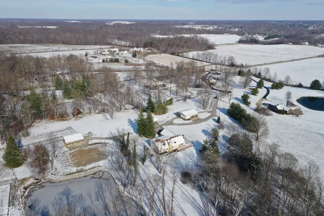 $899,900 | 25162 County Road 900 South, Batesville, IN 47006