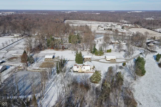 $899,900 | 25162 County Road 900 South, Batesville, IN 47006