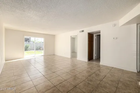 $879,000 | 17859 North 40th Street, Phoenix, AZ 85032