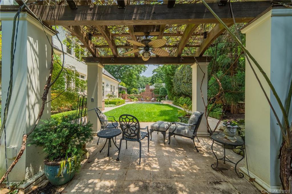 901 Colville Road Charlotte, NC 28207 - Photo 48 of 48 a view of a chairs and table in patio