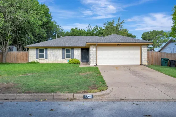 $1,700 | 4729 Oarlock Drive, Fort Worth, TX 76135