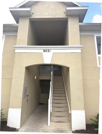 $1,900 | 9621 Lakedale Way, Unit 202, Riverview, FL 33578