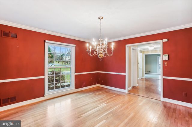$1,188,000 | 11929 Gainsborough Road, Potomac, MD 20854