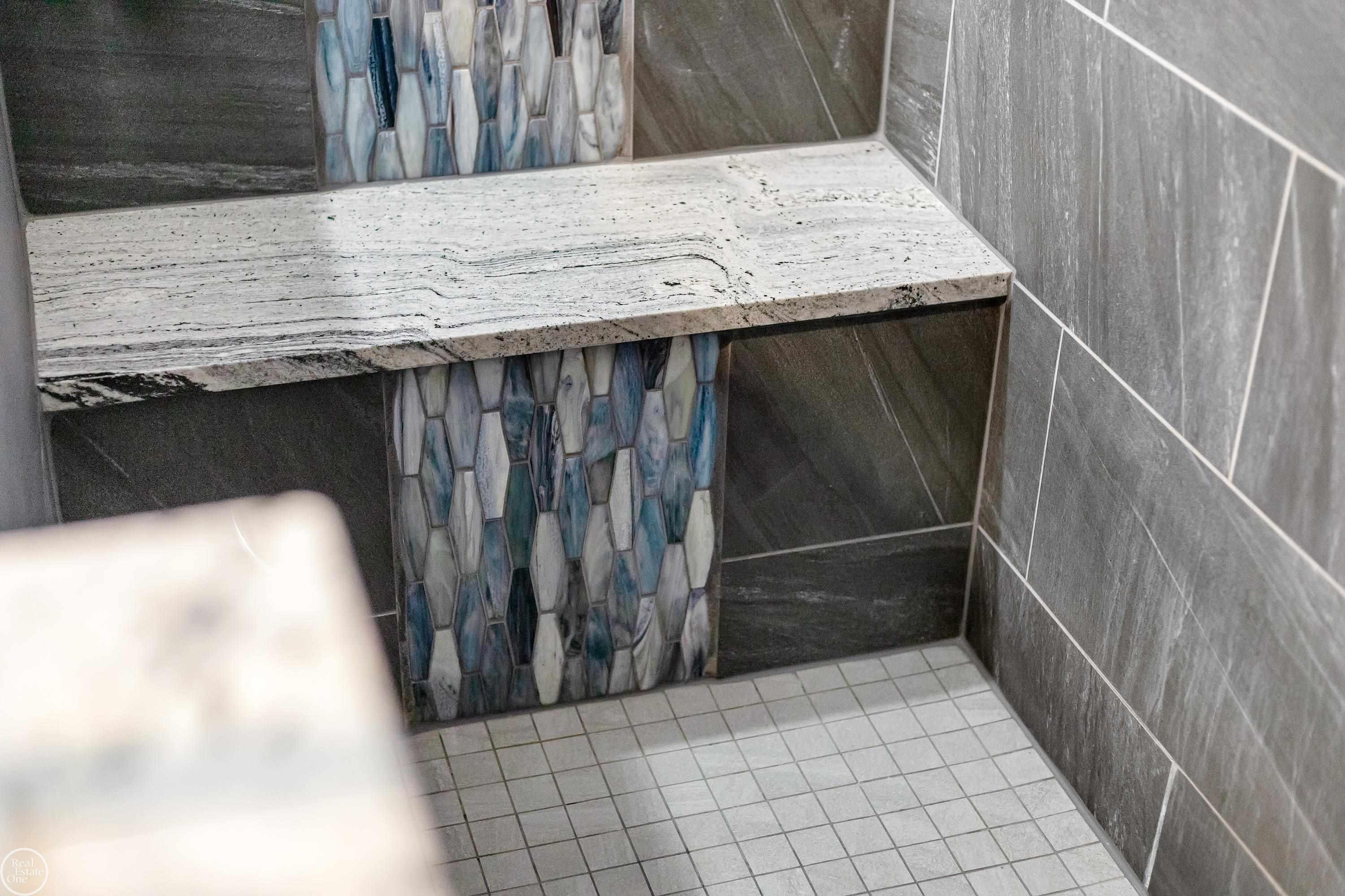 52103 Southview Ridge Macomb, MI 48042 - Photo 20 of 49 50137701-1f7e0d16-d70a-49a9-a03b-4a4013cd3014.JPG