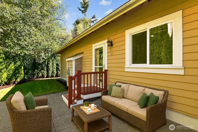 $760,000 | 14224 Beverly Park Road, Unit A, Edmonds, WA 98026